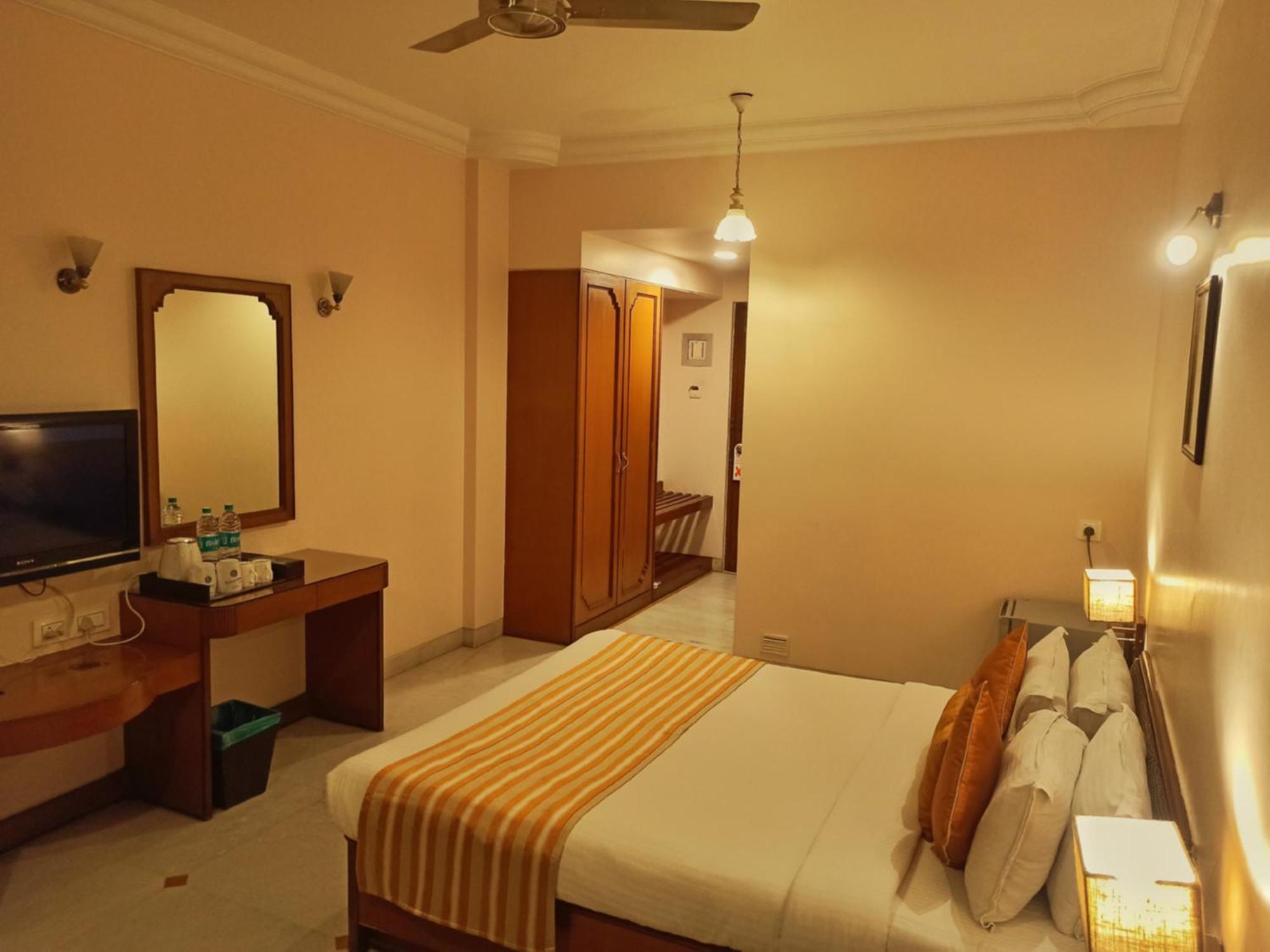 Kailash Parbat Hotel Lonavala Luaran gambar